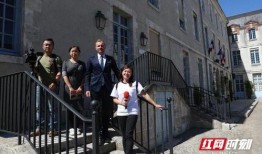 信阳新学校爆料事件视频,校园事件真相揭秘