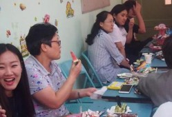 两个人吃瓜的娱乐,揭秘两位吃瓜群众的欢乐时光